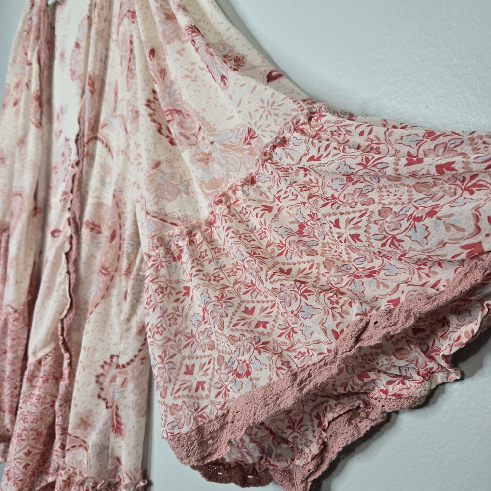 Torrid Pink and Cream Floral Kimono 2X - Picture 4 of 6